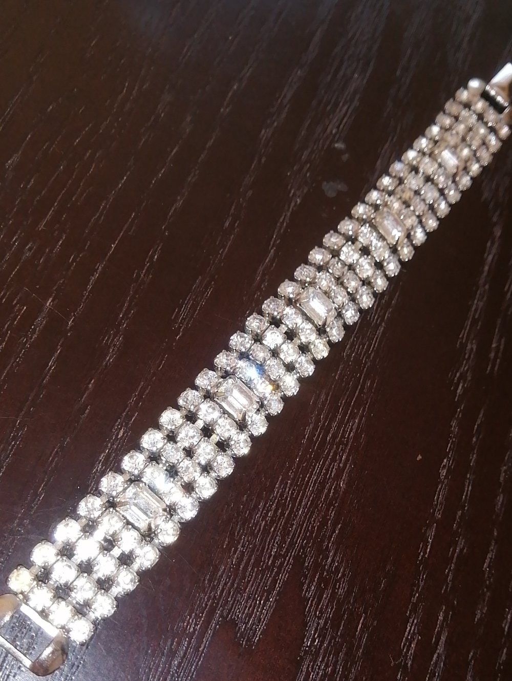 Weiss Sparkling Crystals Vintage Designer's Bracelet 7.25" Long - Picture 8 of 8